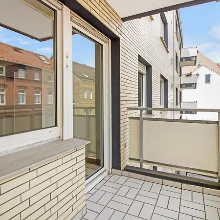 Mit Balkon In
